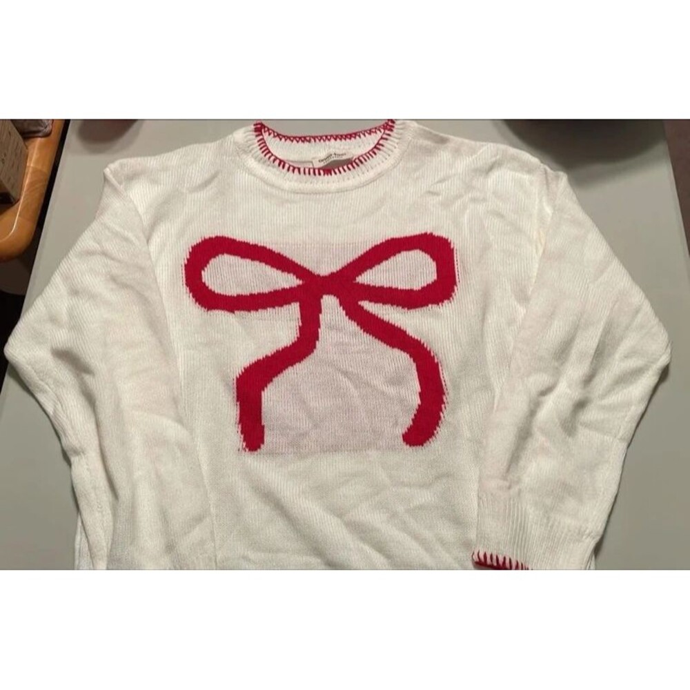 Women’s size Small Thin Sweater White Red ribbon
